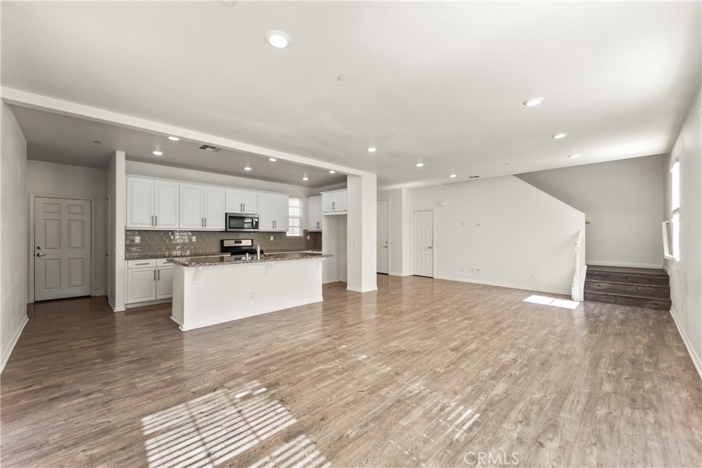6111 Rosewood Way