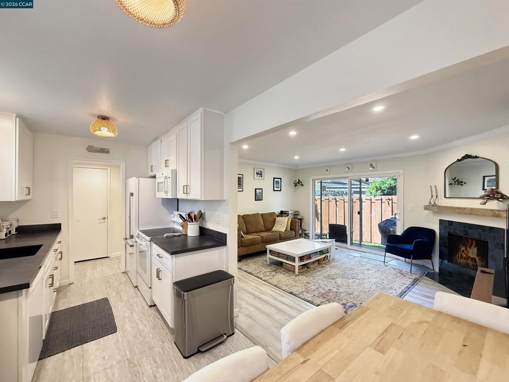 2548 Jones Rd 10