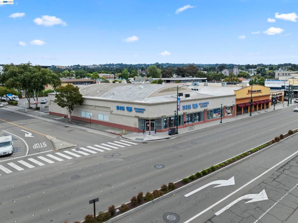 22400 Foothill Blvd