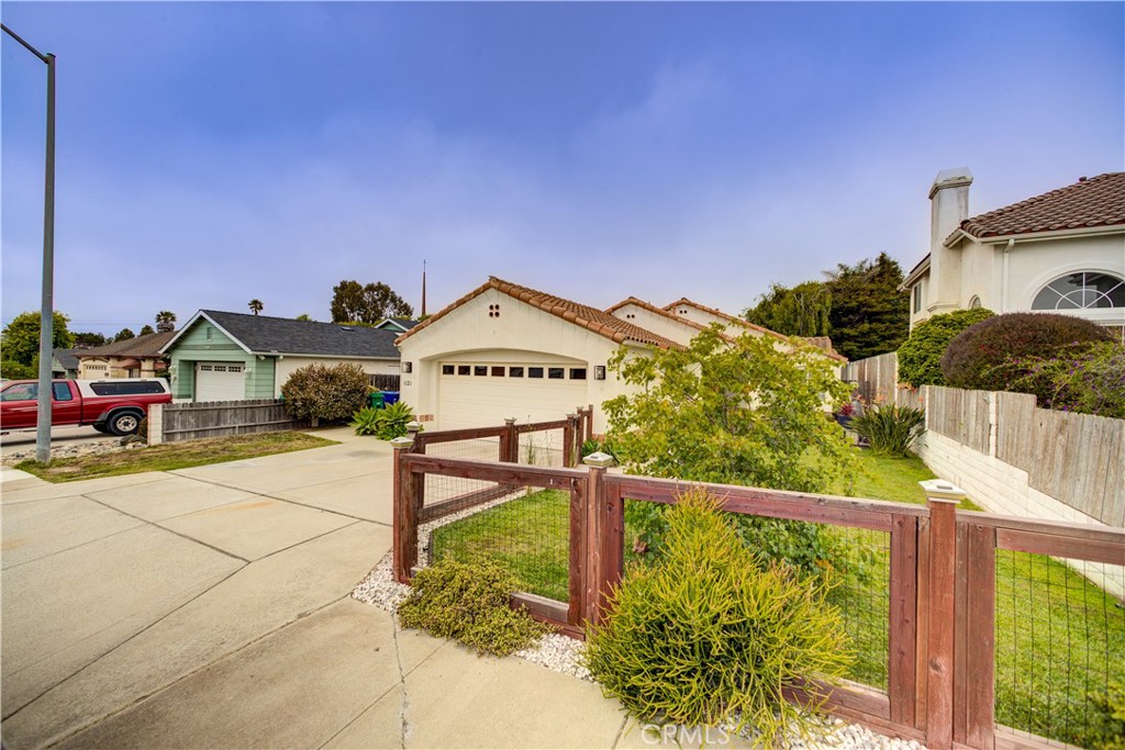 1121 Rose Court