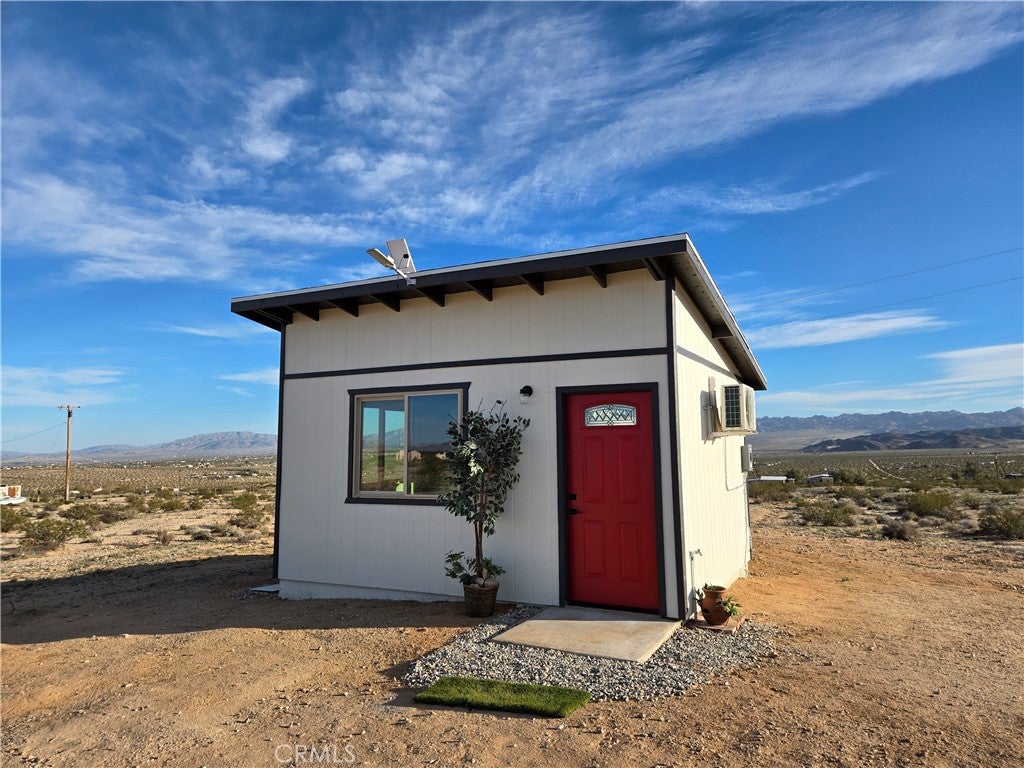 68243 Pioneer Trail