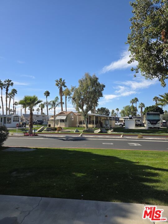 84136 Avenue 44 133