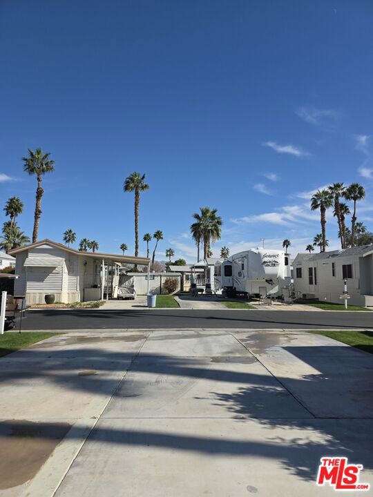 84136 Avenue 44 133