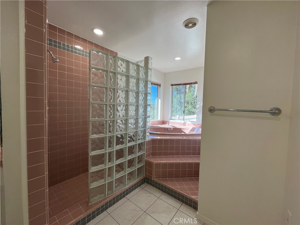 Unknown - Residential Lease