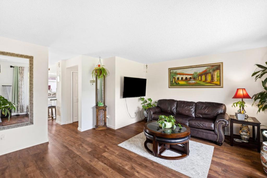 3137 Seacrest Avenue 5