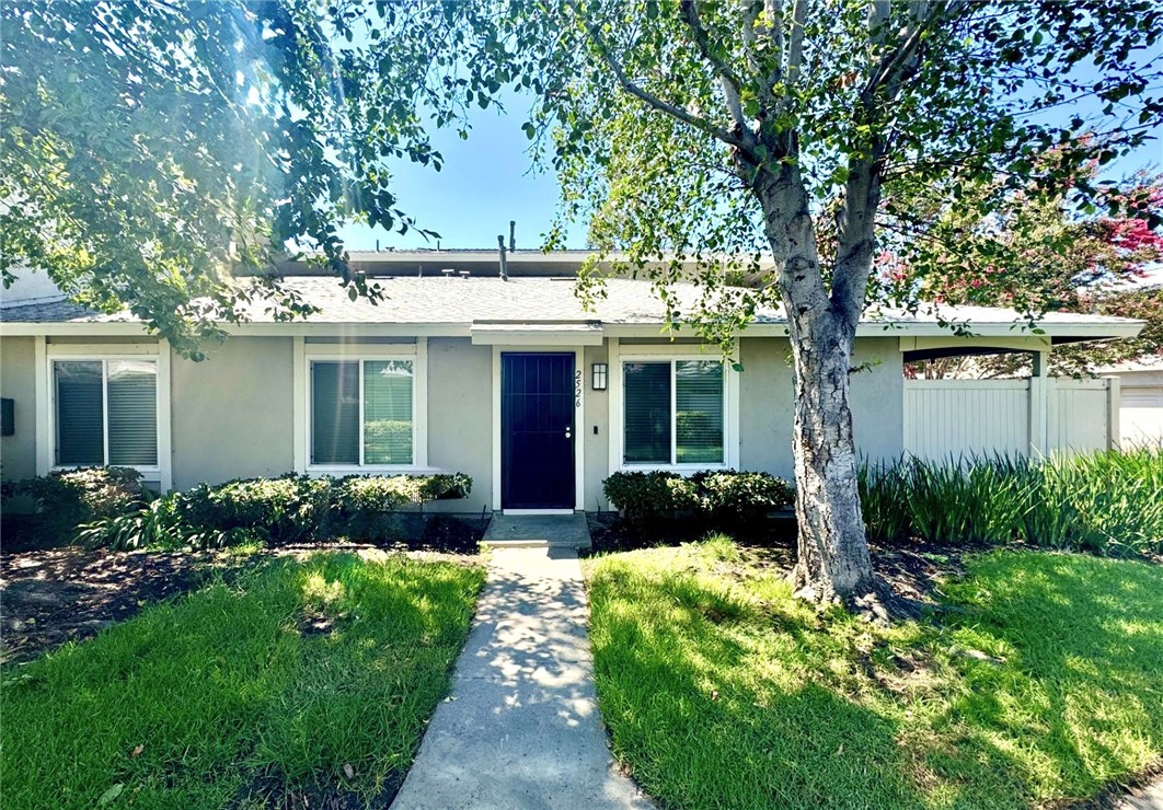 One story end-unit townhome, 2 car garage and washer and dryer hook ups. Desirable location in a serene neighborhood, this charming townhome offers a perfect blend of comfort and convenience. The spacious living room seamlessly connects to the dining area, creating an open and inviting space for relaxation and entertainment. The remodeled kitchen features granite countertops and modern cabinetry.
The large main bedroom includes a walk-in closet, providing ample storage space. Enjoy the benefits of newer double-pane windows throughout, enhancing the home's energy efficiency and tranquility. Key amenities include washer and dryer hookups, central air conditioning, and heating, ensuring comfort throughout the seasons.
The expansive private patio is a delightful retreat, ideal for barbecues and intimate gatherings. This home also includes a two-car garage with direct access for added convenience.
Residents can take pleasure in the community swimming pool, a perfect spot for leisurely days with family and friends. Lush sidewalks and green areas invite daily strolls, enriching your living experience. Conveniently located just minutes from South Coast Plaza, Costa Mesa, and the 405 Freeway.