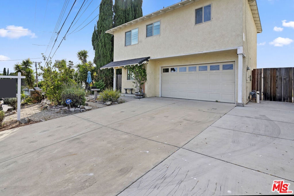 593 Benson Way