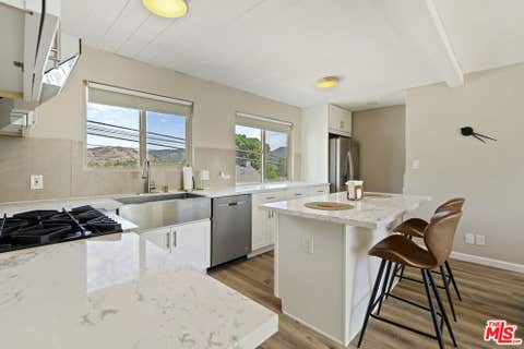 Tiny photo for 593 Benson Way, Thousand Oaks, CA 91360 (MLS # 26868689)