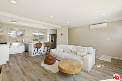 Tiny photo for 593 Benson Way, Thousand Oaks, CA 91360 (MLS # 26868689)