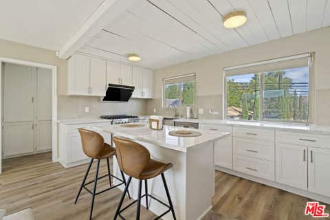 Tiny photo for 593 Benson Way, Thousand Oaks, CA 91360 (MLS # 26868689)