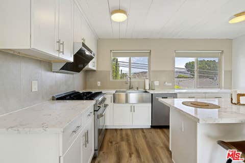 Tiny photo for 593 Benson Way, Thousand Oaks, CA 91360 (MLS # 26868689)