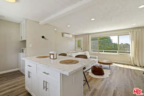 Tiny photo for 593 Benson Way, Thousand Oaks, CA 91360 (MLS # 26868689)