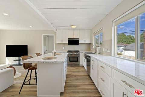 Tiny photo for 593 Benson Way, Thousand Oaks, CA 91360 (MLS # 26868689)