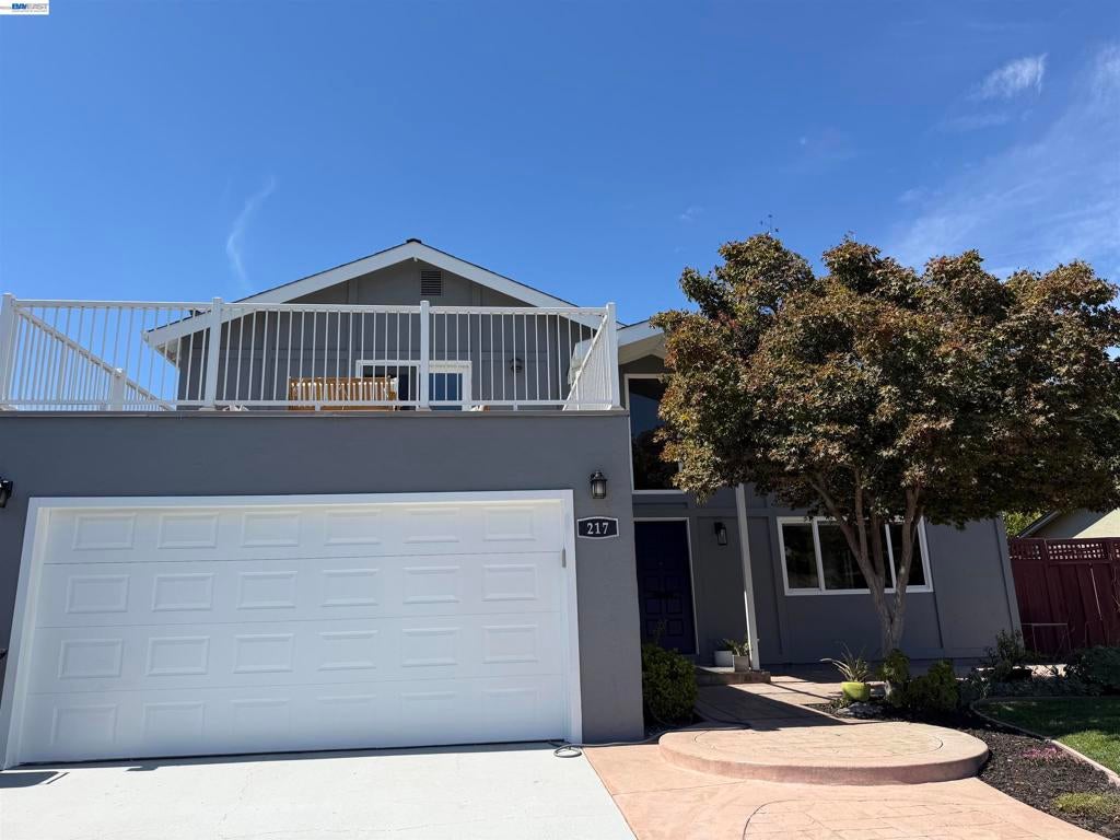 Photo of 217 Elvira St ST, Livermore, CA 94550 (MLS # 41147633)