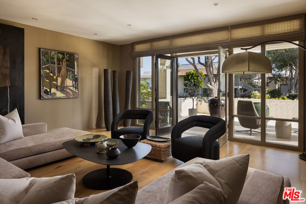 1300 Plaza Pacifica