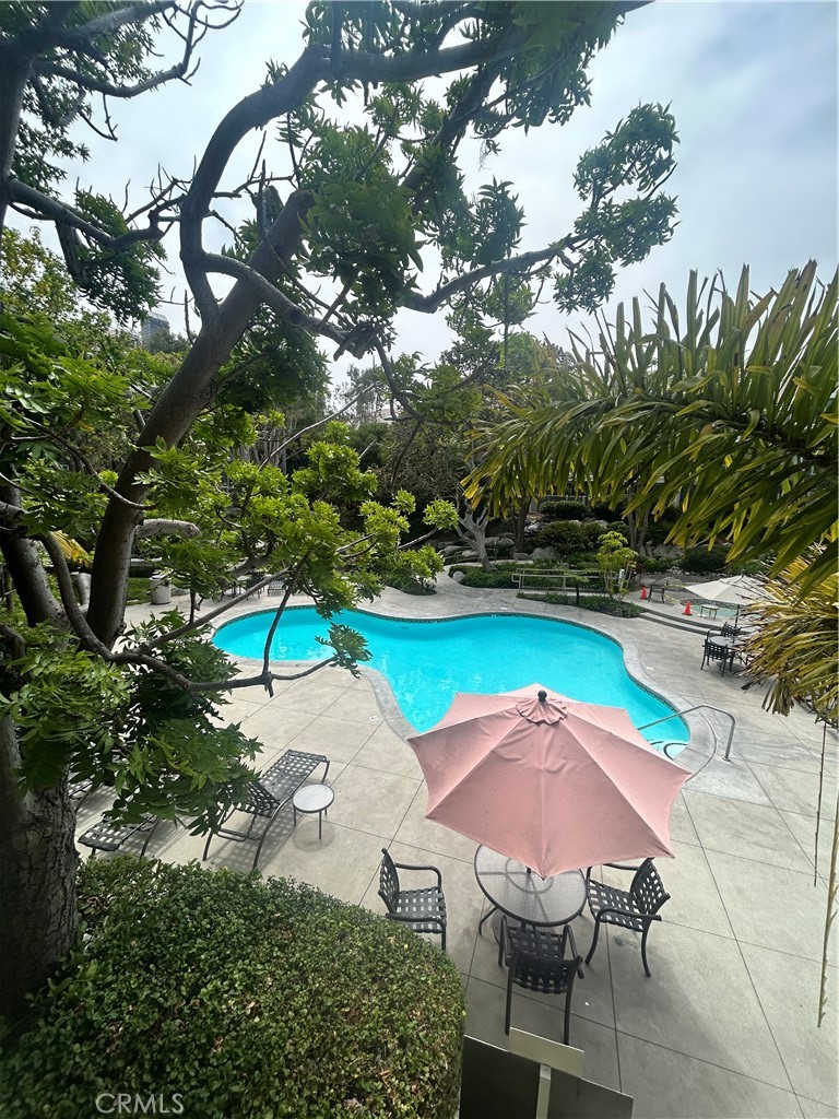 Our Office is proud to present the Seabridge Villas community! This unit has 2 bedrooms and 2 bathrooms. There is in-unit laundry and two assigned covered parking spaces. Seabridge Villas is a 24-hour guard-gated community offering resort-style amenities including two pools and spas, four tennis courts, a fitness center, sauna, and clubhouse. All just minutes from Pacific City Mall, Downtown Huntington Beach, and the Huntington Beach Pier. This property has a 79 Walk score; most errands can be accomplished on foot.