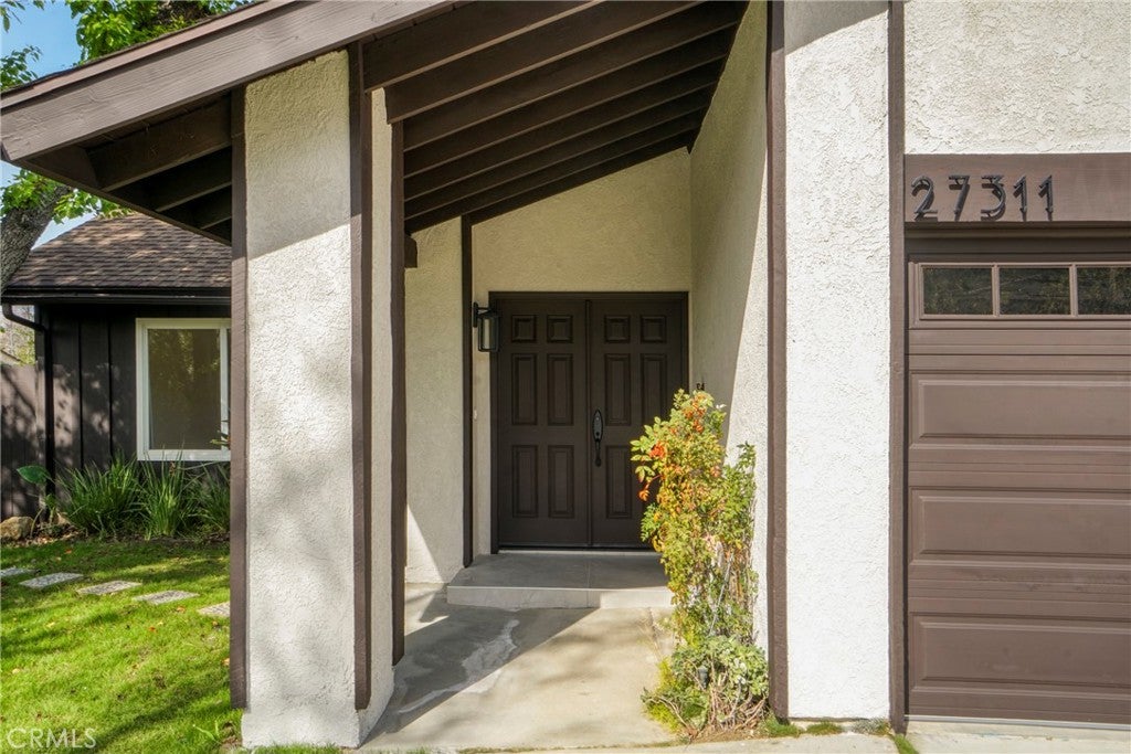 27311 Country Glen Rd, Agoura Hills CA 91301