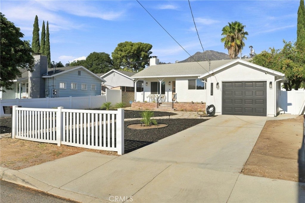 10824 Odell Ave