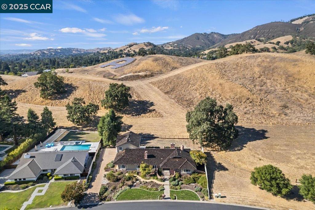 HIDDEN OAKS - Residential