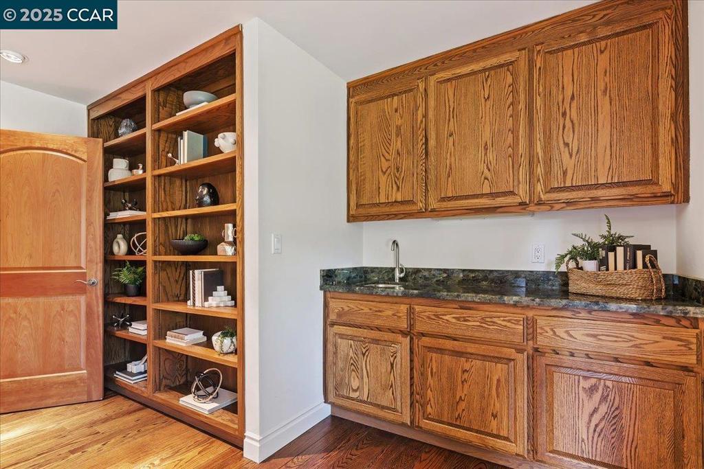 HIDDEN OAKS - Residential