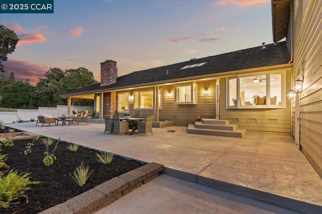 HIDDEN OAKS - Residential