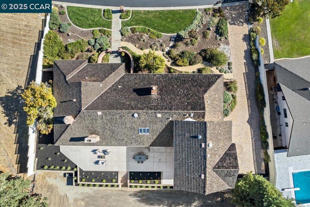 HIDDEN OAKS - Residential