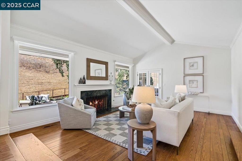 HIDDEN OAKS - Residential