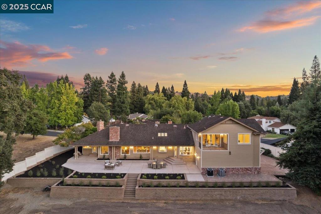HIDDEN OAKS - Residential