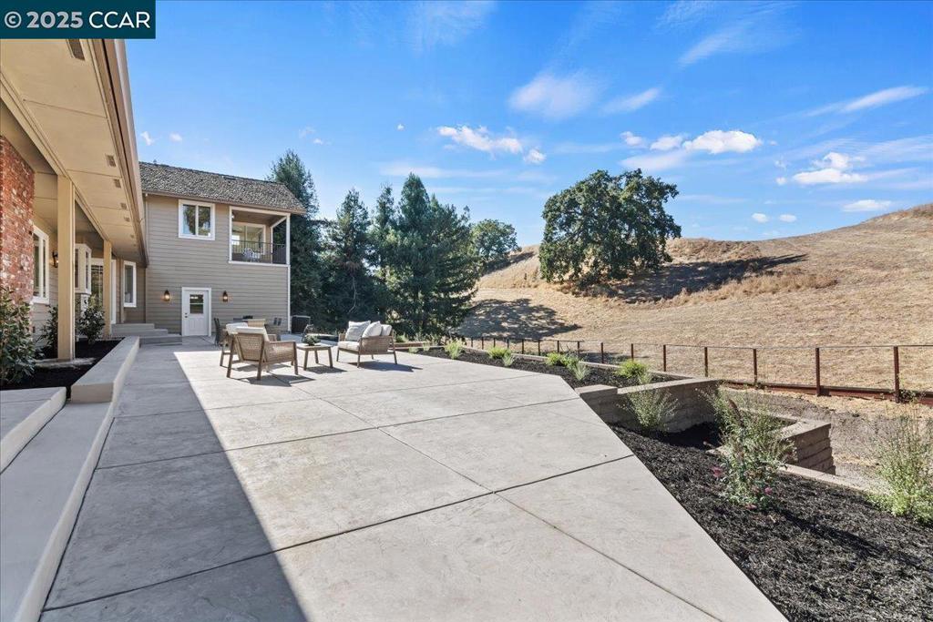 HIDDEN OAKS - Residential