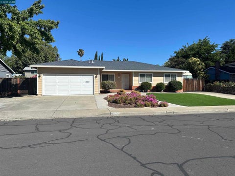 Photo of 1707 Bishop Dr DR, Concord, CA 94521 (MLS # 41139203)