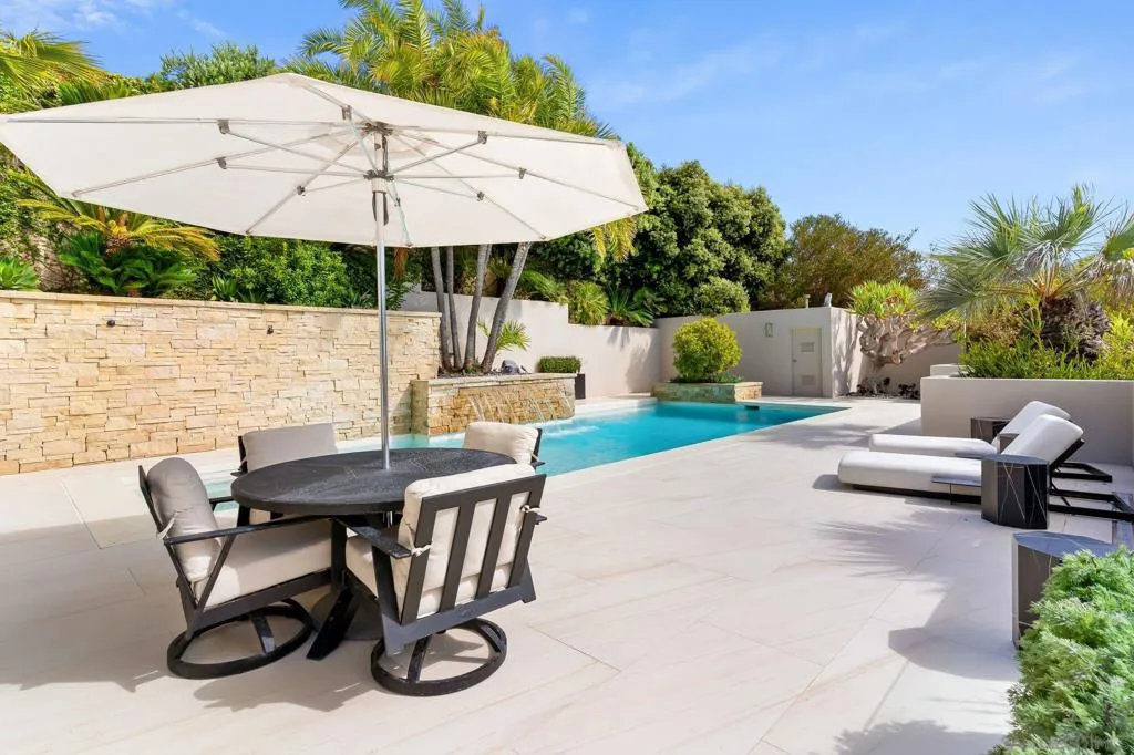 La Jolla, California 92037, United States, 4 Bedrooms Bedrooms, ,8 BathroomsBathrooms,Residential,Active,186220