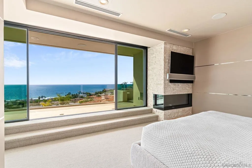 La Jolla, California 92037, United States, 4 Bedrooms Bedrooms, ,8 BathroomsBathrooms,Residential,Active,186220