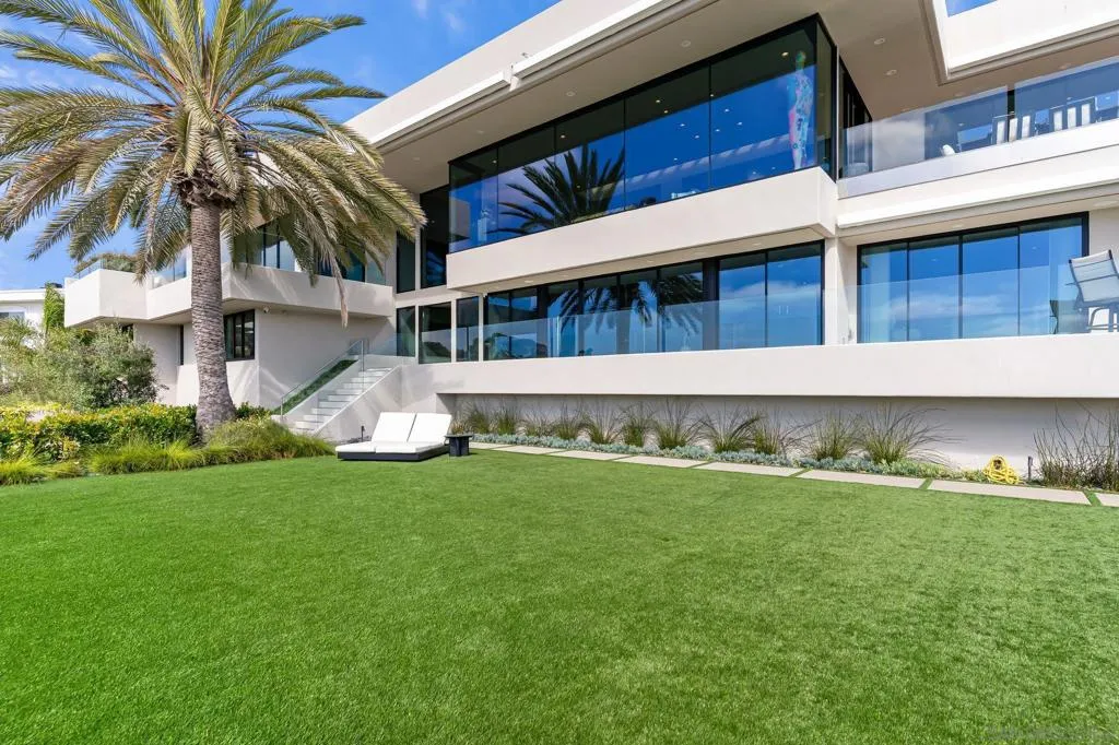 La Jolla, California 92037, United States, 4 Bedrooms Bedrooms, ,8 BathroomsBathrooms,Residential,Active,186220