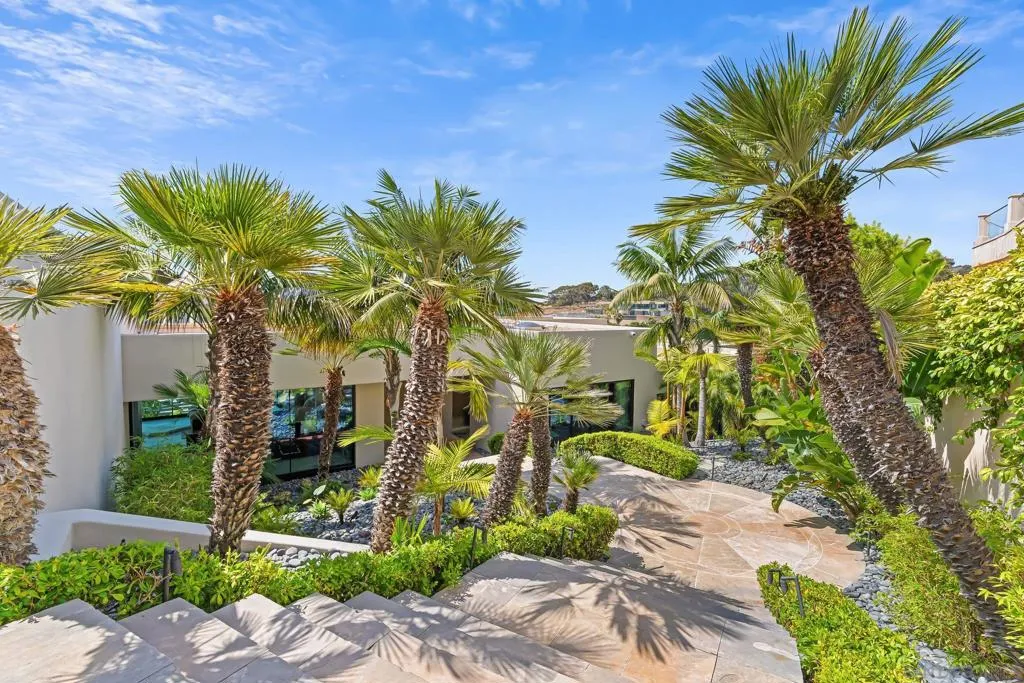 La Jolla, California 92037, United States, 4 Bedrooms Bedrooms, ,8 BathroomsBathrooms,Residential,Active,186220