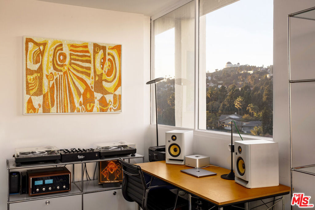 4455 Los Feliz Boulevard 1002