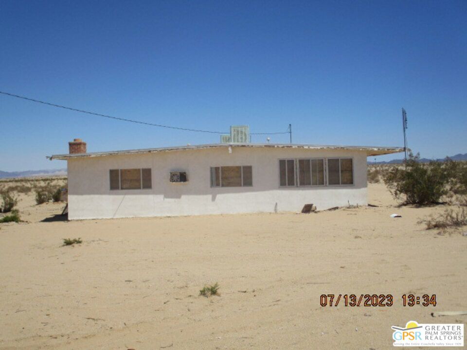The Subject Single Family Home was built in 1956 on a 5 Arce Homestead, With 5 bedrooms and 3 baths , 2027 Gross Living Area, Home is a Fixer and will require a complete Rehab, Property would be great for an Airbnb and is located right next to 32 Arce's on Government land would be great for expanding your home into a Ranch. N 35.800464, W 117.524143