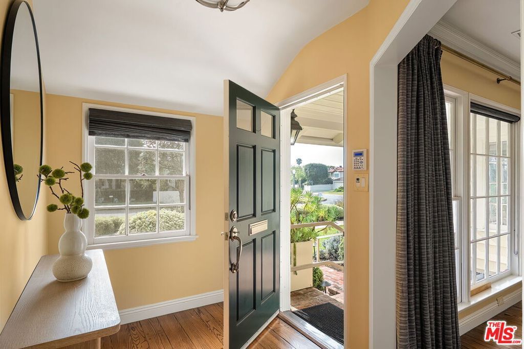 Photo of 501 Ocampo Drive, Pacific Palisades, CA 90272 (MLS # 26654847)