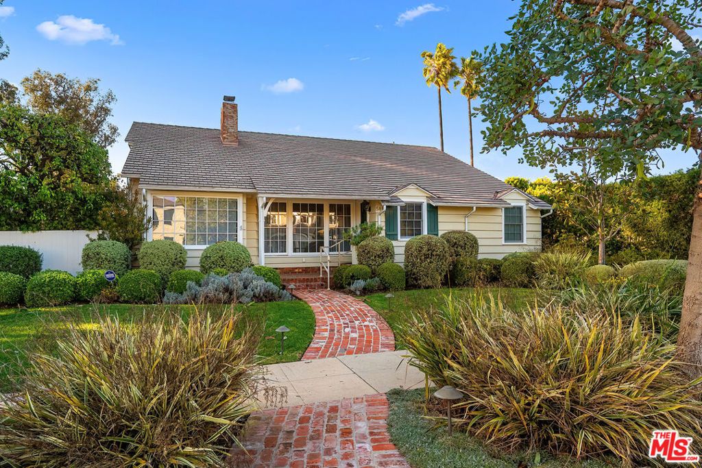 Photo of 501 Ocampo Drive, Pacific Palisades, CA 90272 (MLS # 26654847)