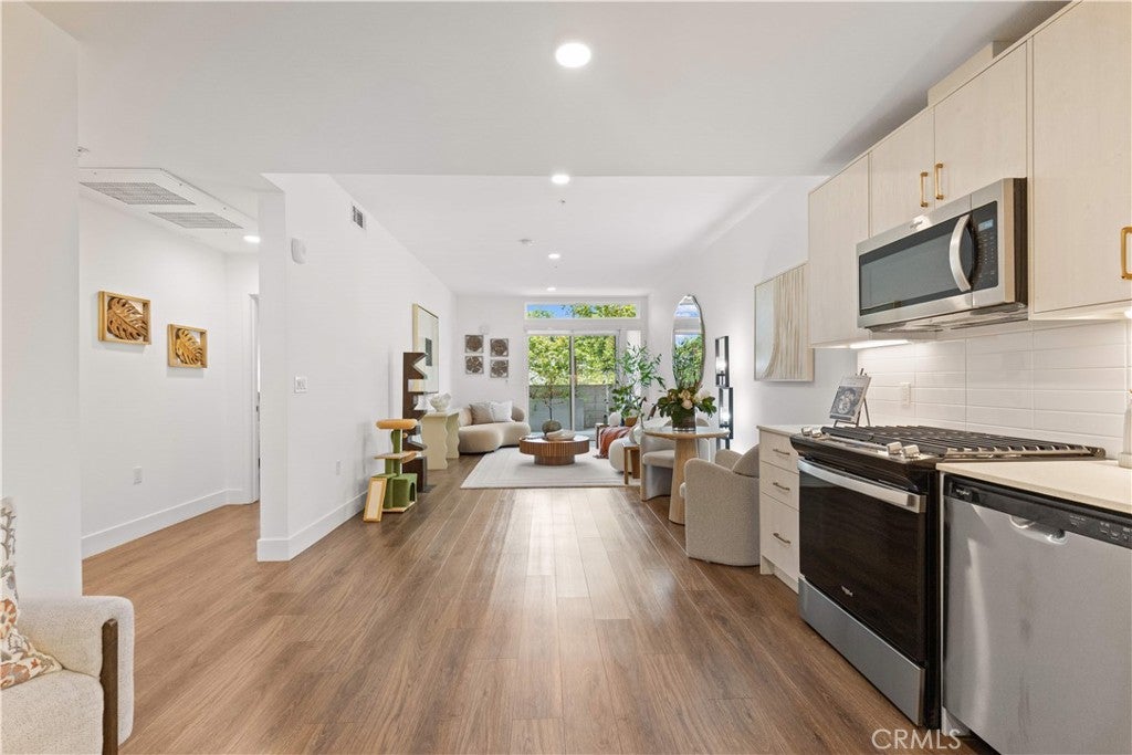 218 N El Molino Avenue 207, Pasadena CA 91101