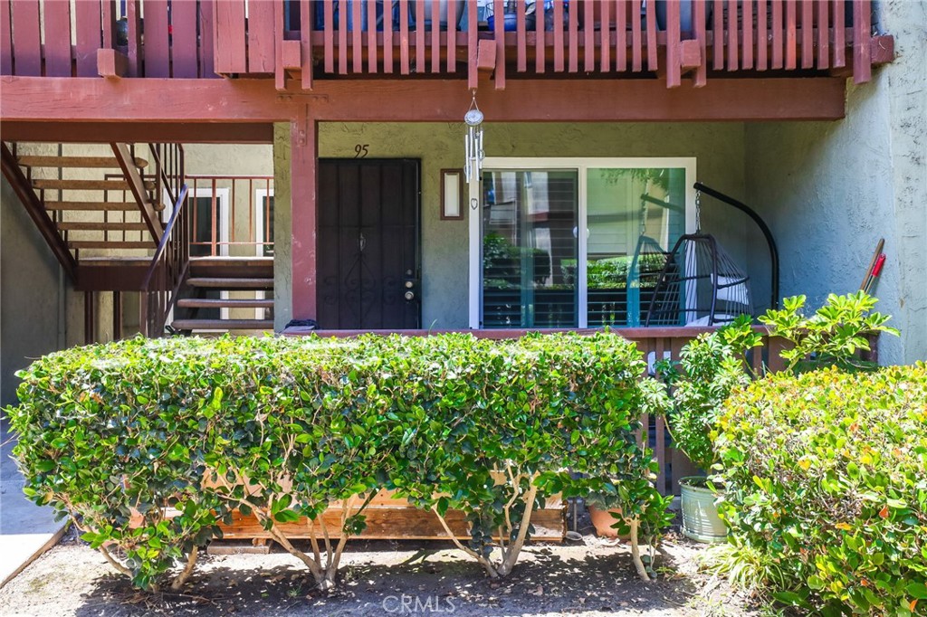 1030 W Macarthur Boulevard 95