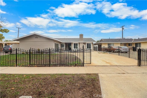 Photo of 2041 S Pacific AVE, Santa Ana, CA 92704 (MLS # RS26208560)