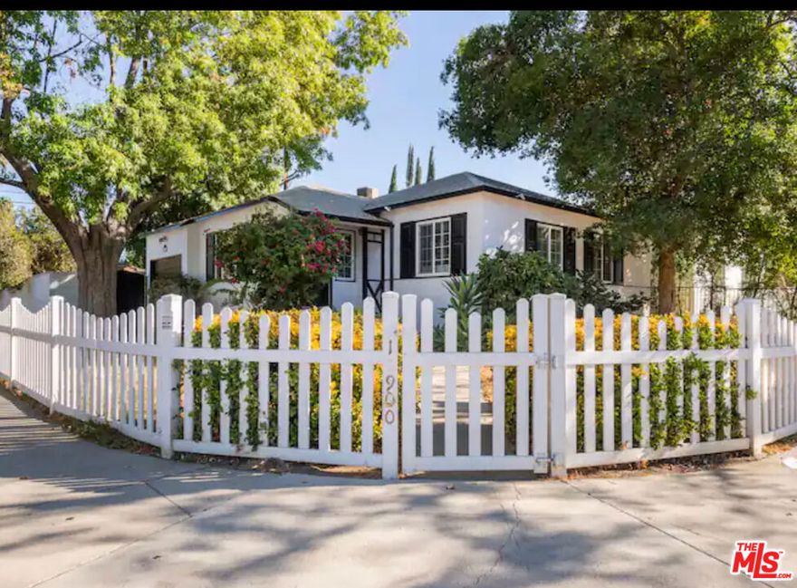 Welcome to this Quaint home in the heart of Encino. 3 beds + 2 baths, remodeled with nice backyard. Fenced front yard and good space in the backyard to entertain, dine al fresco. Wonderful location, pets allowed with pet deposit. Property is also available furnished at a higher price. One car garage parking and driveway. One year lease, open to 6 months. Property can be vacant or furnished (Price furnished: $5600 with utilities included). Available now. Corner Property with white picket fence, charming home.