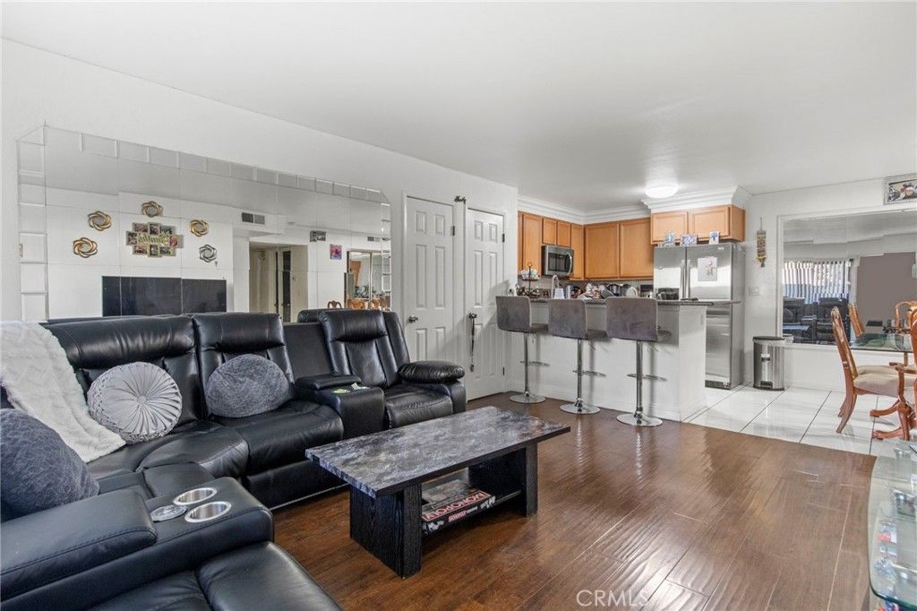 Photo of 25019 Peachland Avenue #137, Newhall, CA 91321 (MLS # SR26058669)