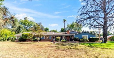 Photo of 17082 Parthenia ST, Sherwood Forest, CA 91325 (MLS # SR26104665)
