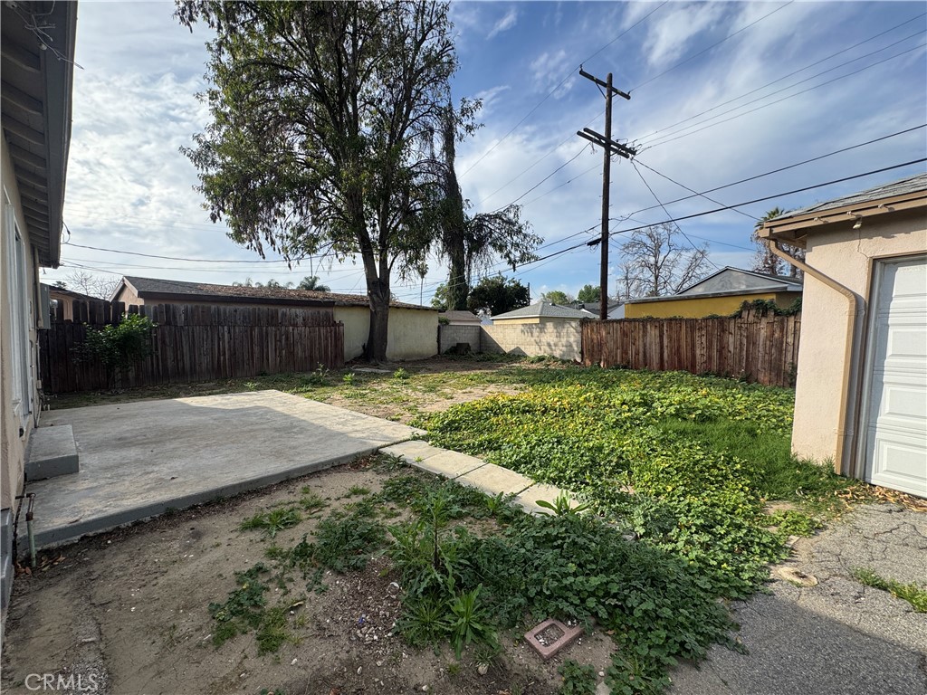 18147 Archwood Street