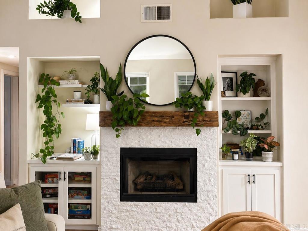 1147 Hornblend Street