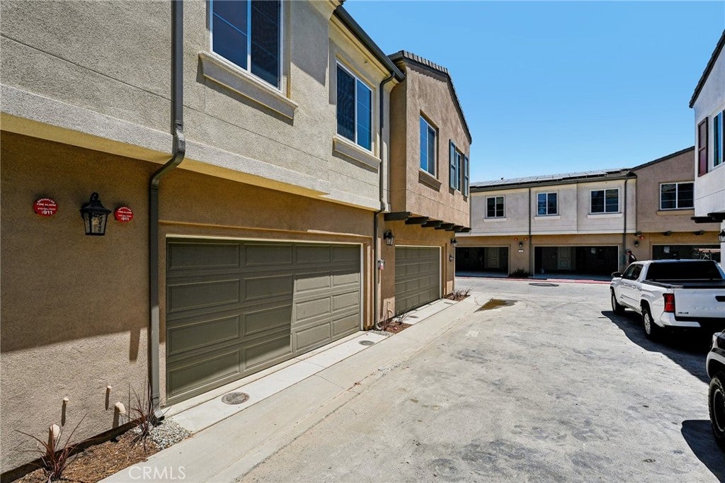 9195 Waverly Lane