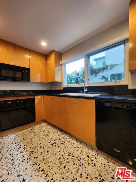 Tiny photo for 807 21st Street #5, Santa Monica, CA 90403 (MLS # 26871769)