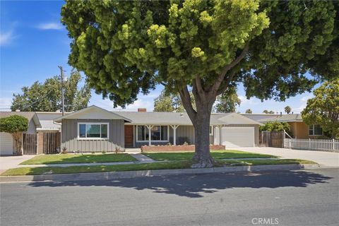 Photo of 323 E Park AVE, Santa Maria, CA 93454 (MLS # PI26145677)
