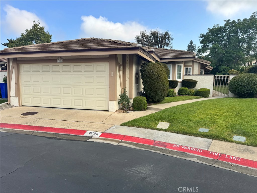 1225 Tamarisk